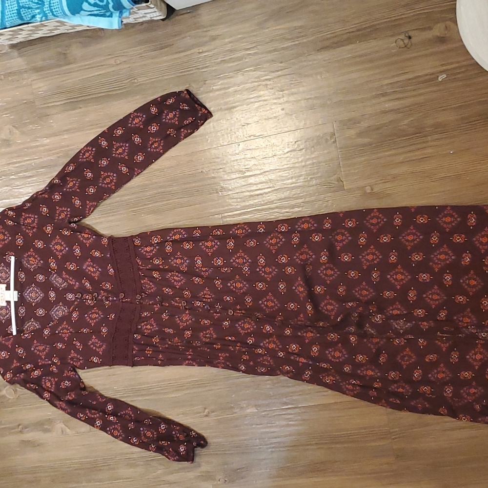 Zoe and Rose band of gypsies boho floral burgundy long sleeve dress